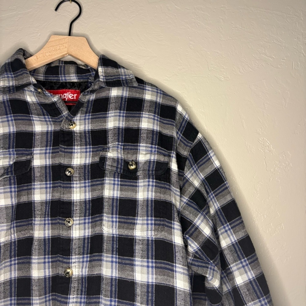 Wrangler Quilted Flannel Shirt Jacket Blue Black Plaid Lined Shacket Medium - Picture 2 of 11
